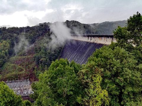 Fontana Dam, Great Smoky Mountains, BikeTripper.net